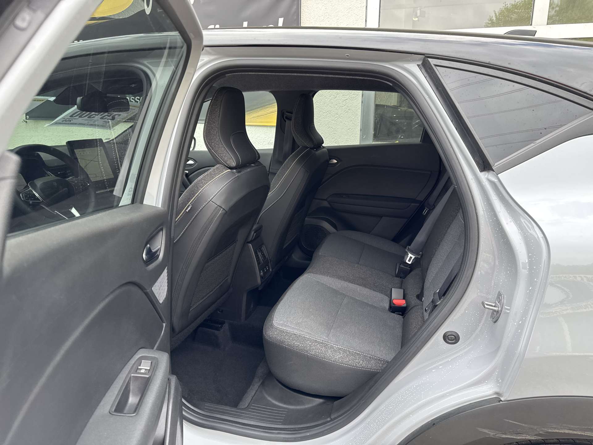 RENAULT Captur 1.8 E-Tech 160 Techno DHT-Automat-image-7