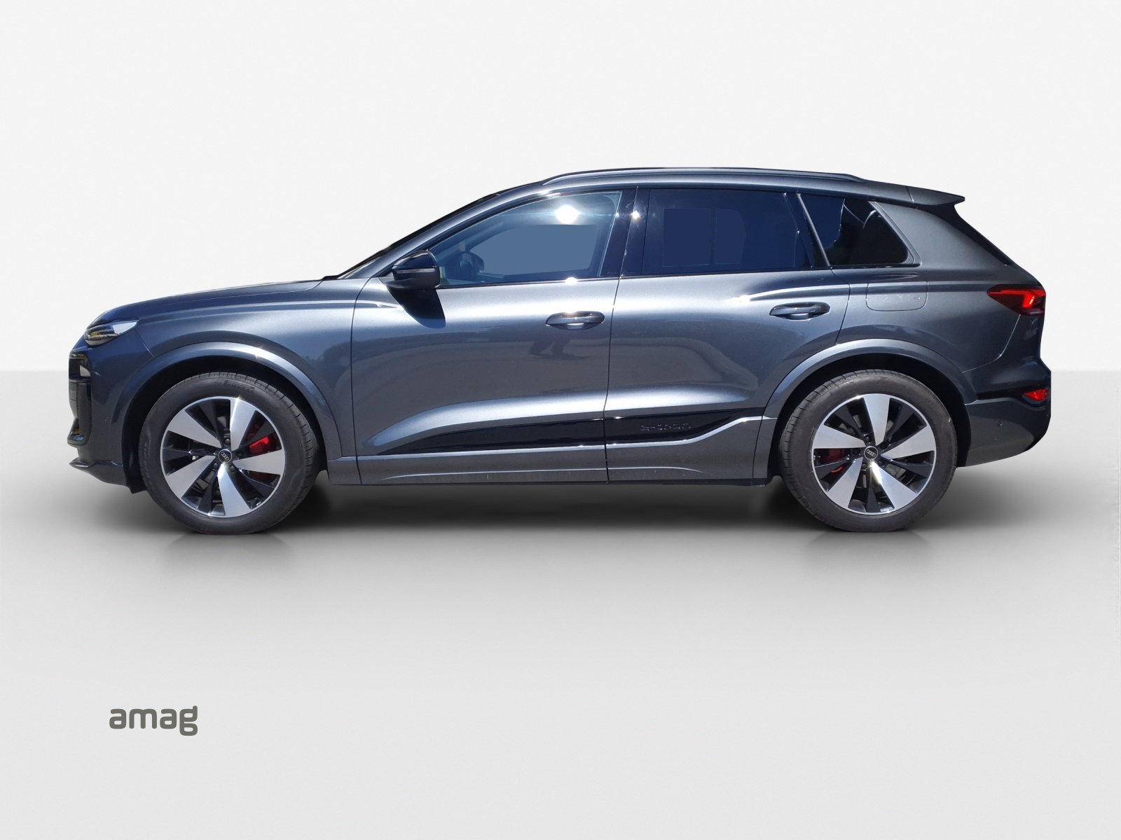 AUDI Q6 e-tron quattro-image-1
