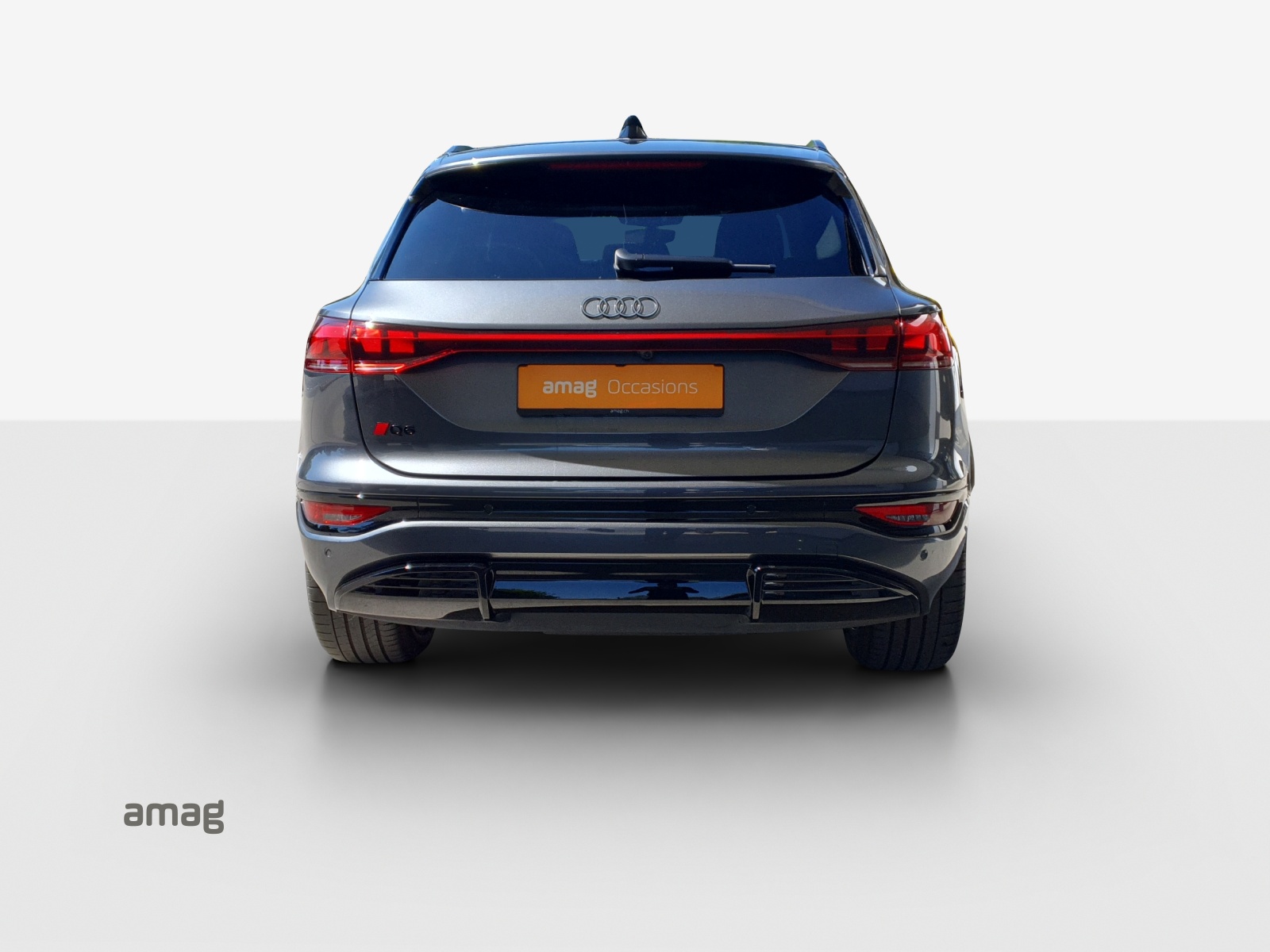 AUDI Q6 e-tron quattro-image-3