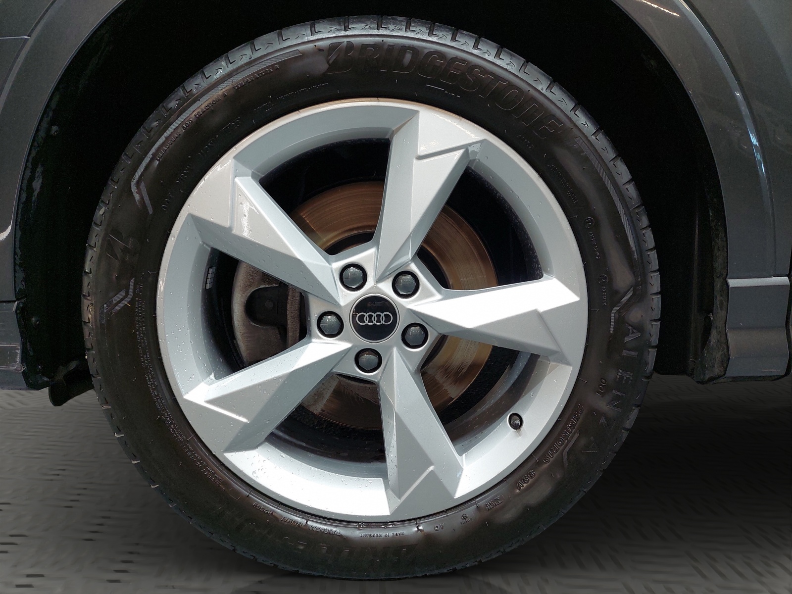 AUDI Q3 40 TFSI S line quattro S-tronic-image-11