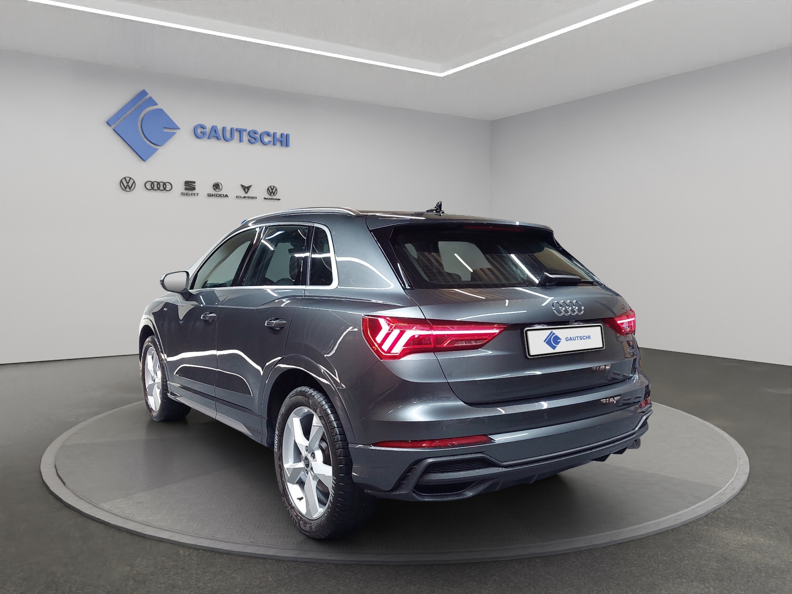 AUDI Q3 40 TFSI S line quattro S-tronic-image-2