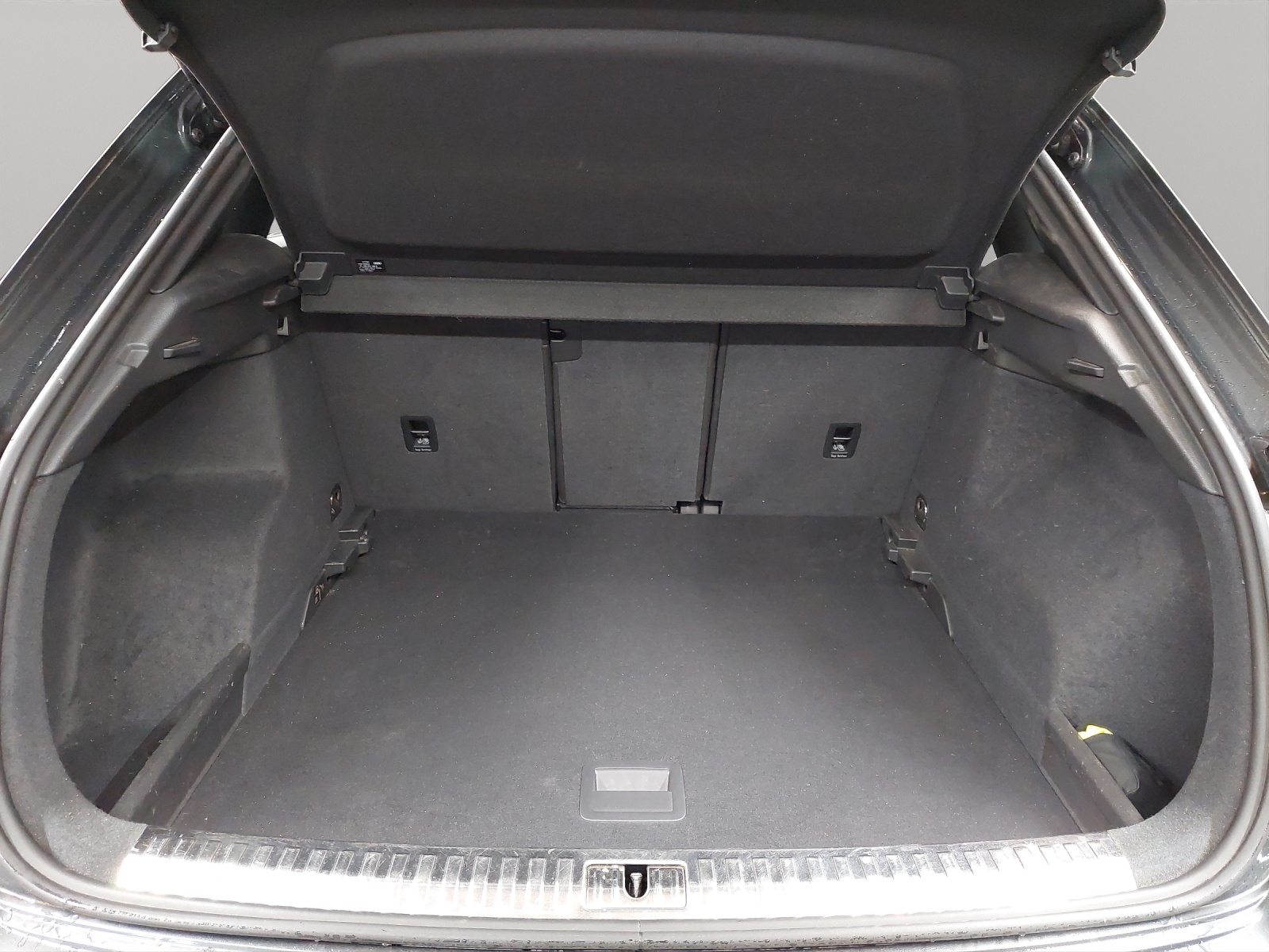 AUDI Q3 40 TFSI S line quattro S-tronic-image-10
