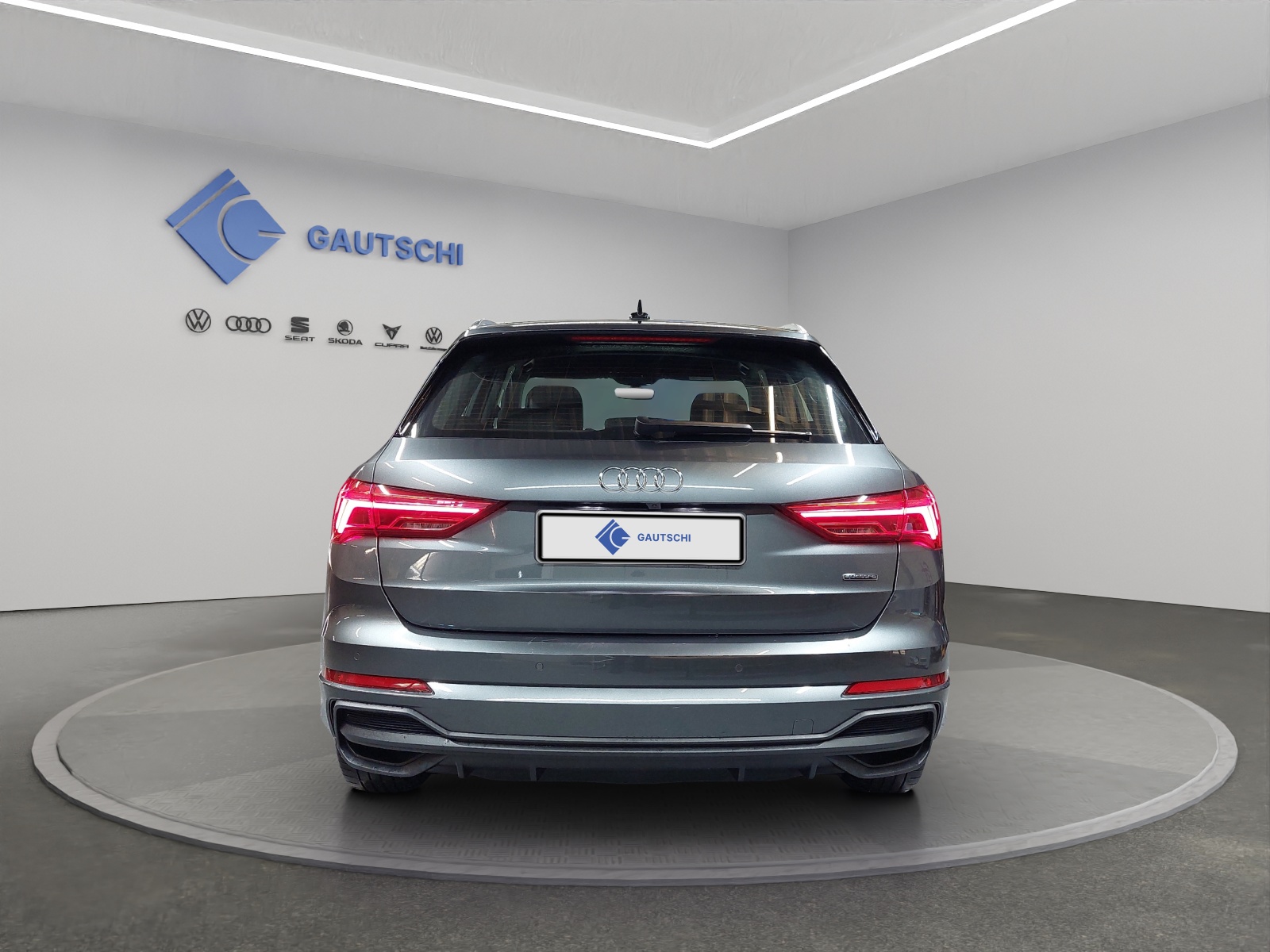 AUDI Q3 40 TFSI S line quattro S-tronic-image-3