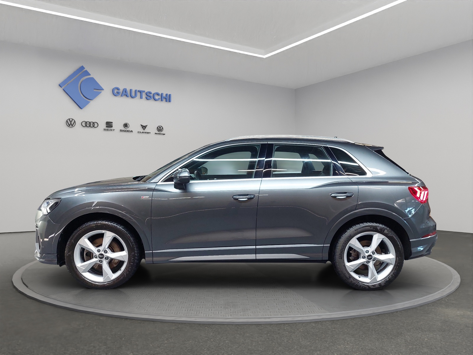 AUDI Q3 40 TFSI S line quattro S-tronic-image-1