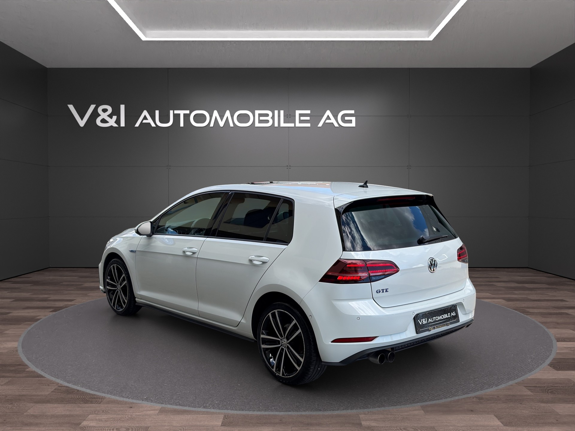 VW Golf 1.4 TSI GTE DSG-showroom-element-3