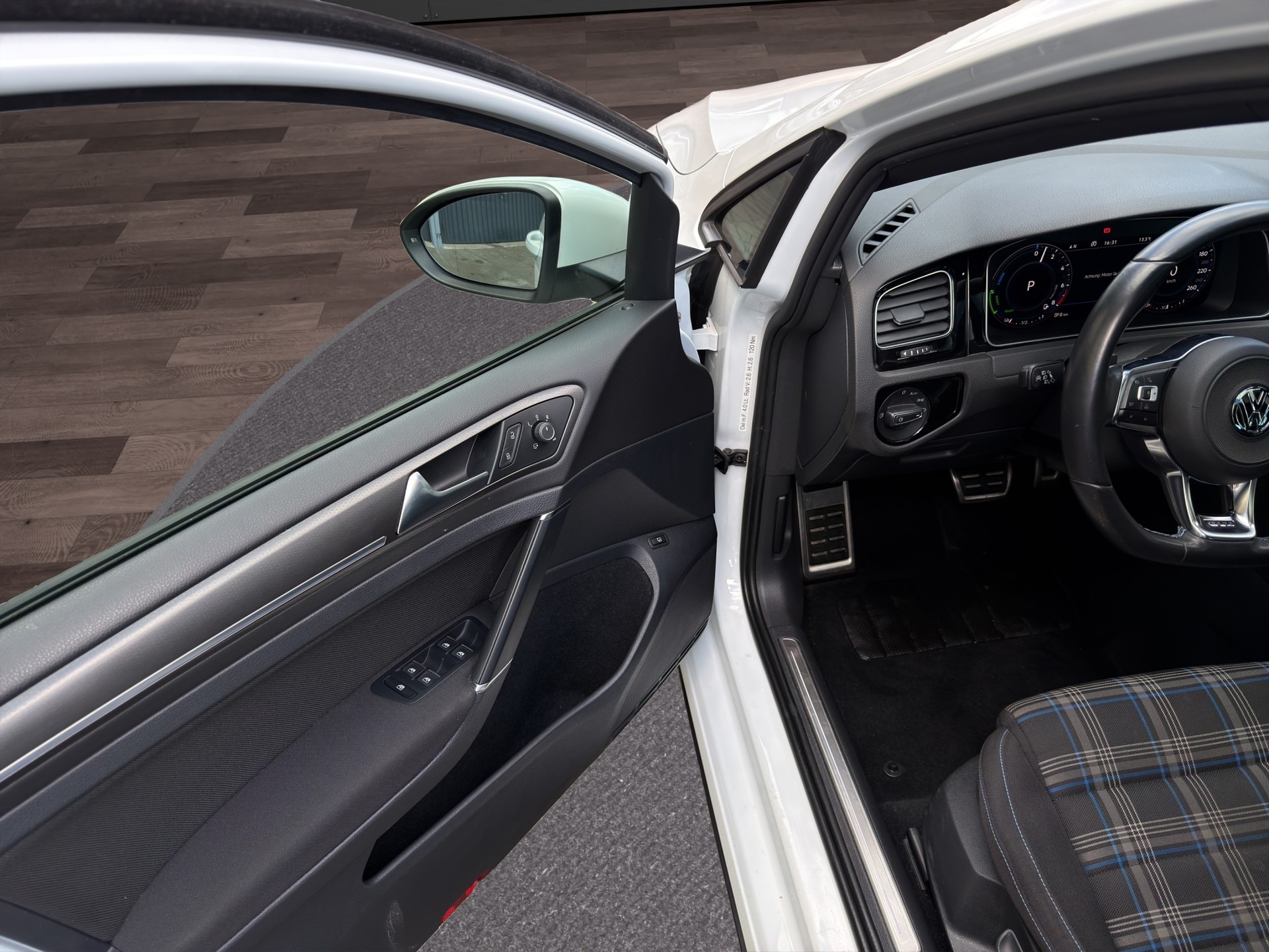 VW Golf 1.4 TSI GTE DSG-image-19
