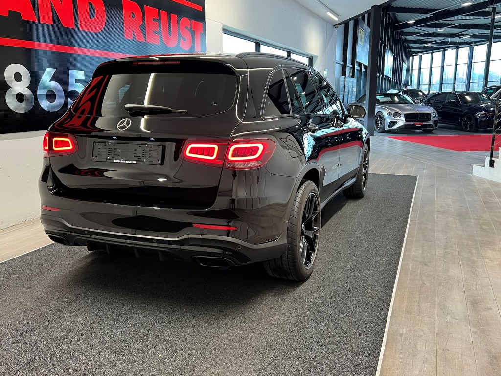 MERCEDES-BENZ GLC 300 d AMG Line 4Matic 9G-Tronic-image-3