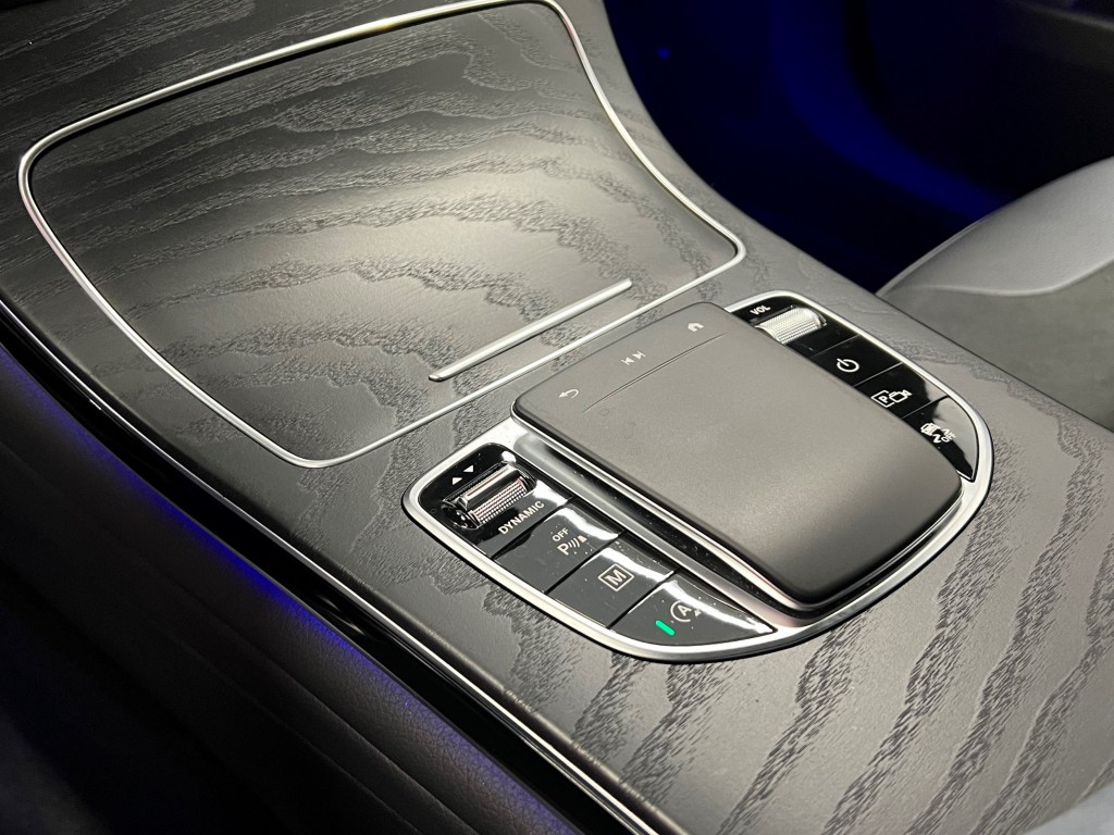 MERCEDES-BENZ GLC 300 d AMG Line 4Matic 9G-Tronic-image-14