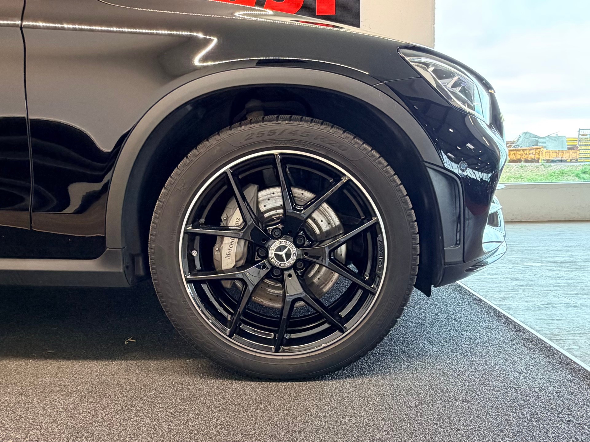 MERCEDES-BENZ GLC 300 d AMG Line 4Matic 9G-Tronic-image-5