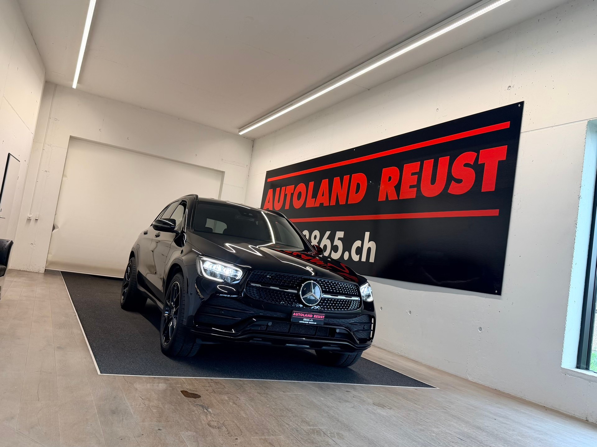 MERCEDES-BENZ GLC 300 d AMG Line 4Matic 9G-Tronic-image-0