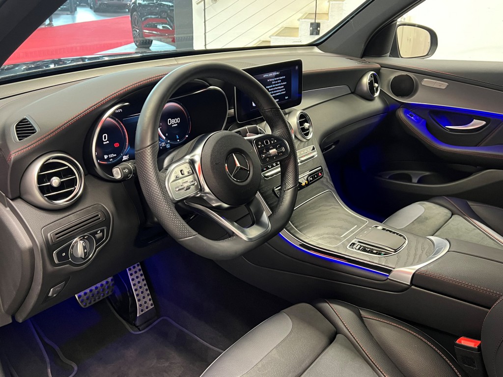 MERCEDES-BENZ GLC 300 d AMG Line 4Matic 9G-Tronic-image-5