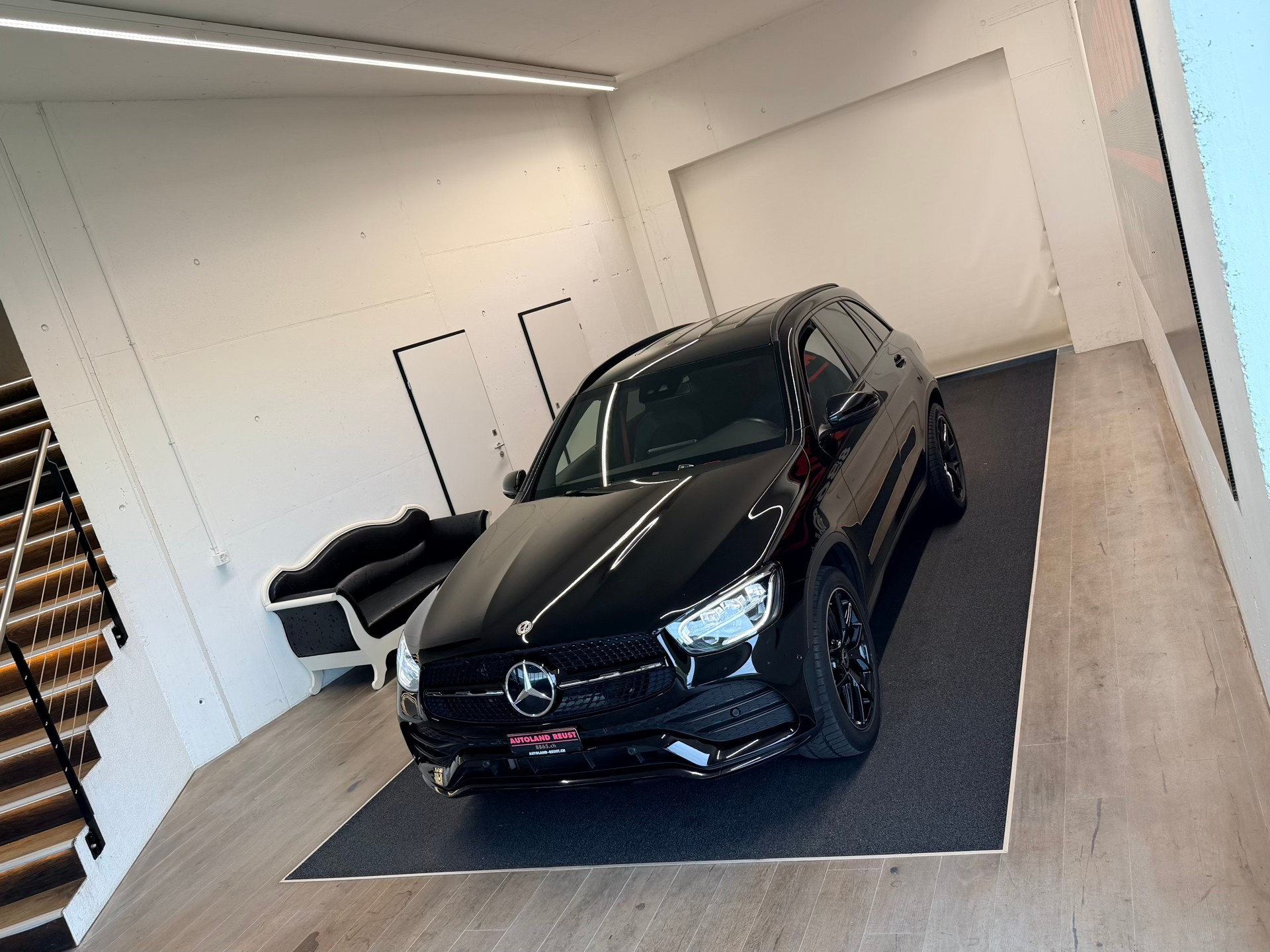 MERCEDES-BENZ GLC 300 d AMG Line 4Matic 9G-Tronic-image-3