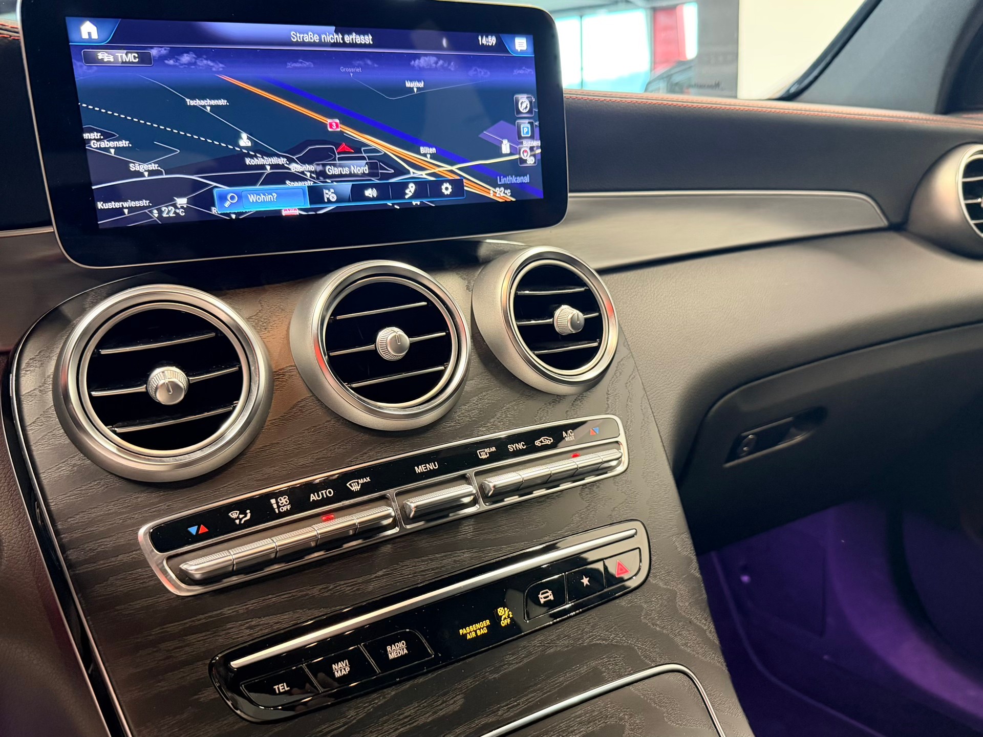 MERCEDES-BENZ GLC 300 d AMG Line 4Matic 9G-Tronic-image-20