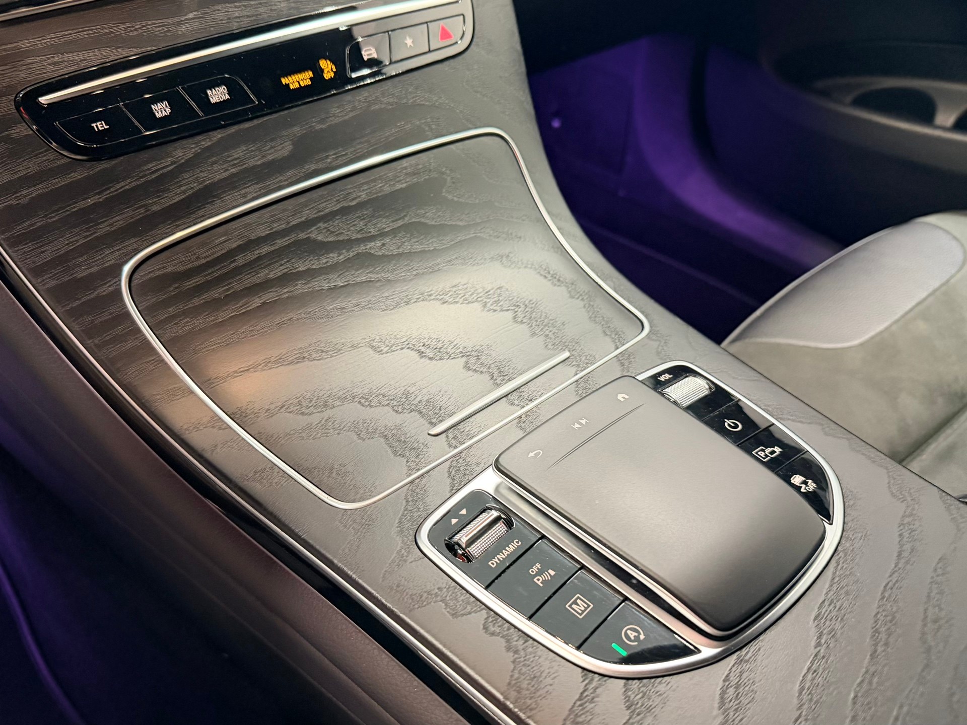 MERCEDES-BENZ GLC 300 d AMG Line 4Matic 9G-Tronic-image-19