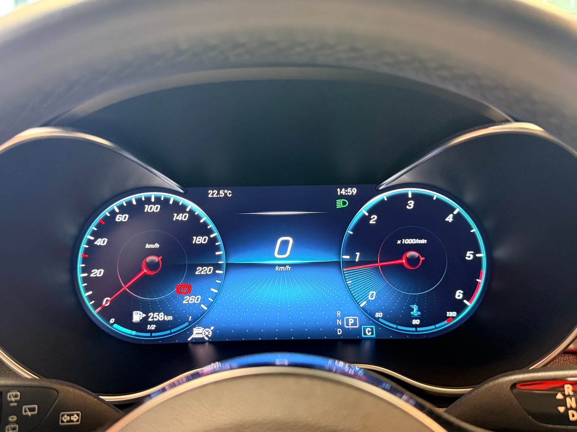 MERCEDES-BENZ GLC 300 d AMG Line 4Matic 9G-Tronic-image-23