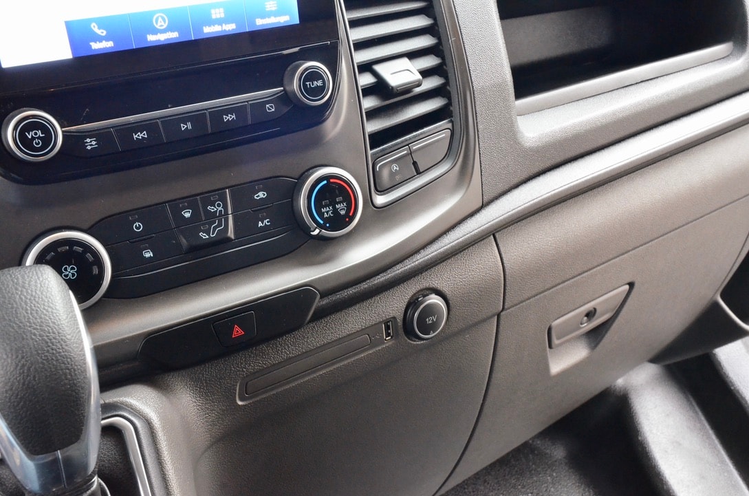 FORD Transit Custom 320 L1H1 130PS Trend Automat-image-25