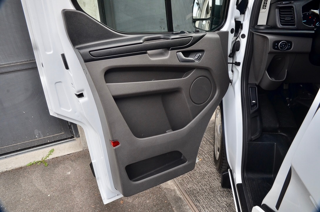 FORD Transit Custom 320 L1H1 130PS Trend Automat-image-20