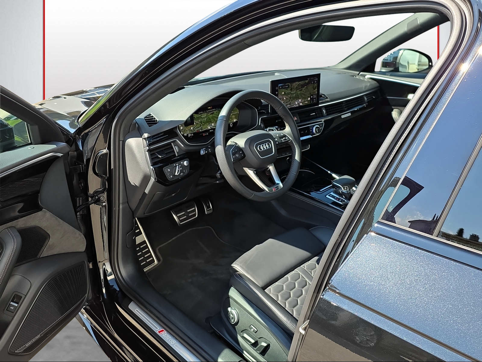 AUDI RS4 Avant quattro tiptronic-image-5