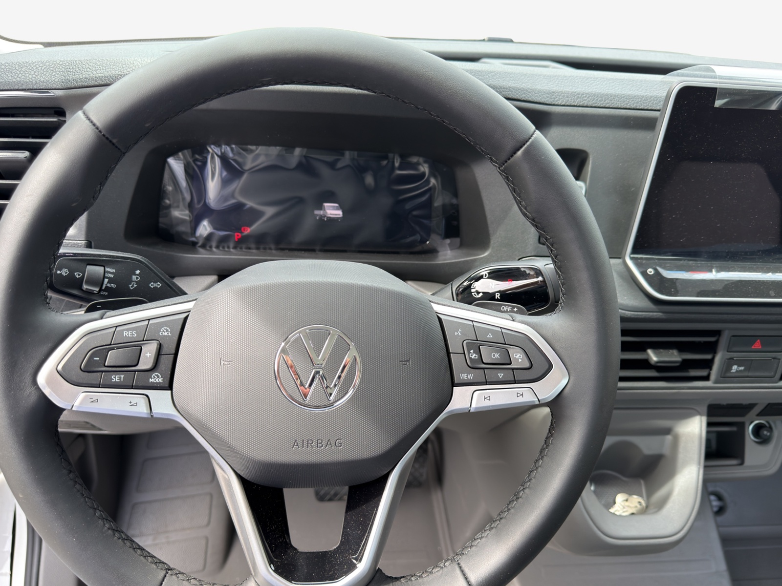VW Crafter 35 2.0 TDI L3 HD A-image-9