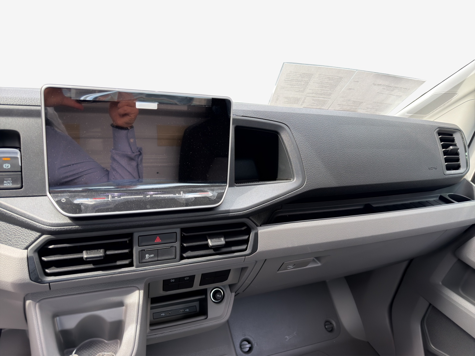 VW Crafter 35 2.0 TDI L3 HD A-image-10