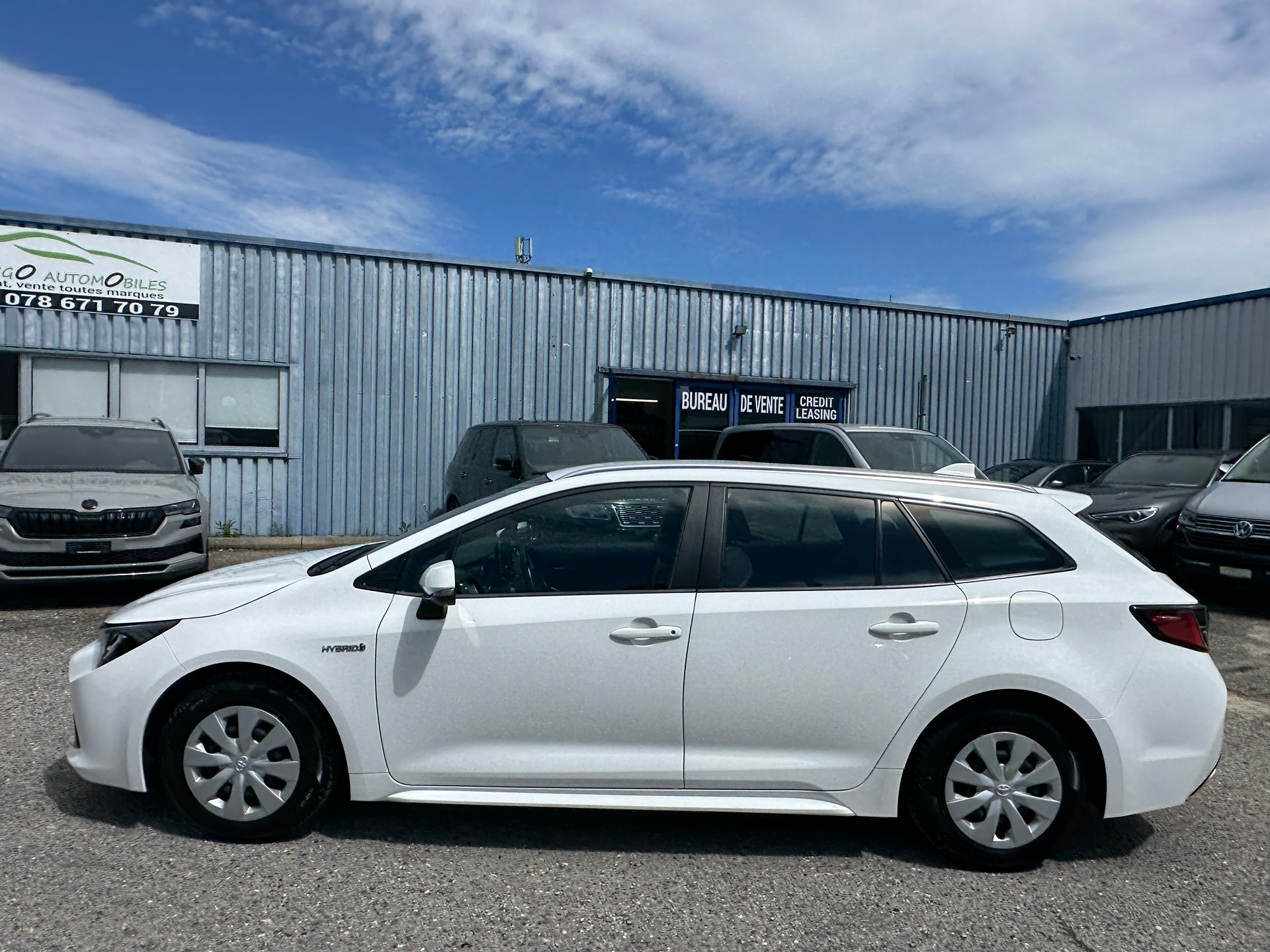 TOYOTA Corolla Touring Sports 1.8 HSD Comfort e-CVT-image-2