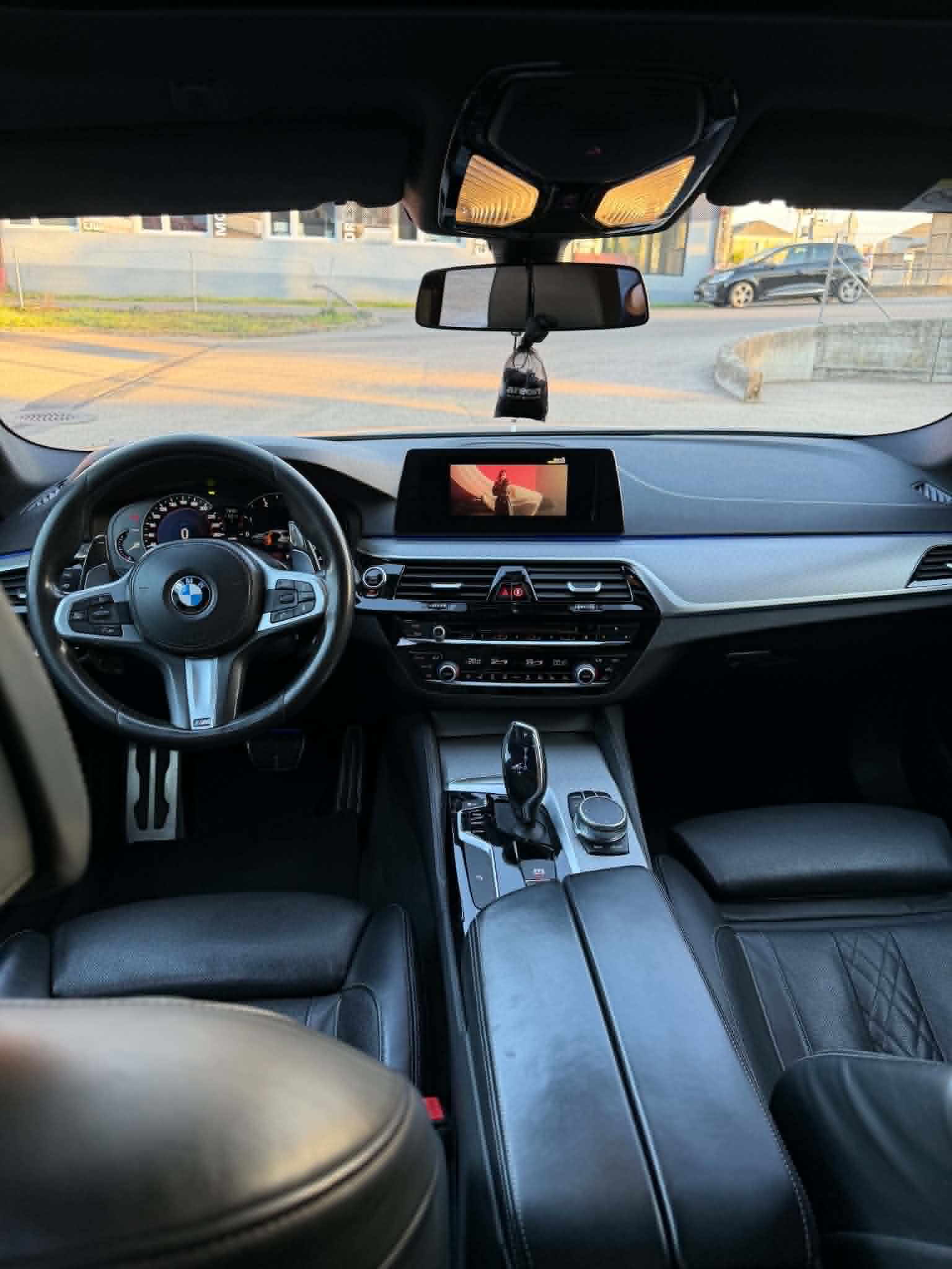 BMW 520d M sport xDrive-image-1