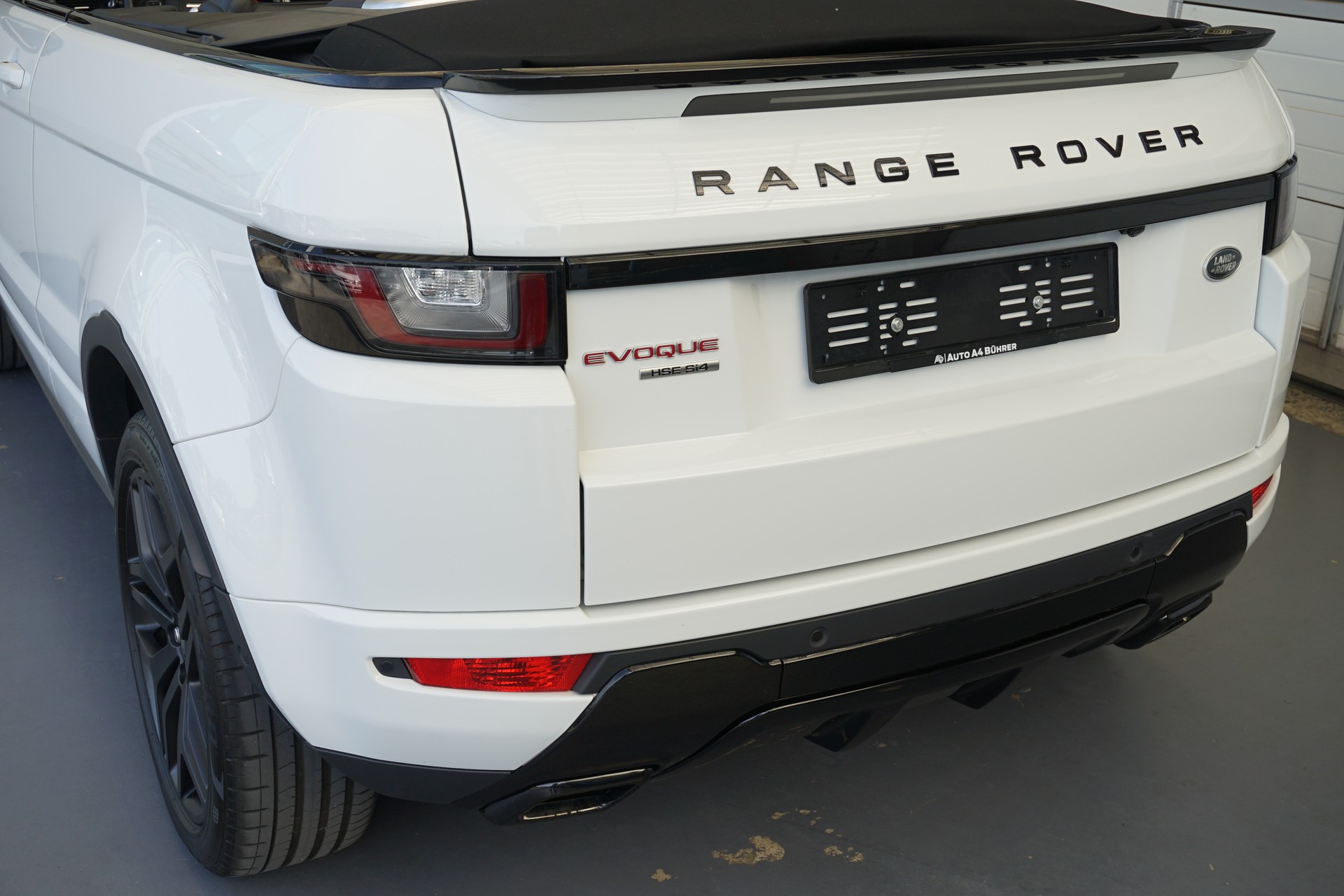LAND ROVER Evoque 2.0Si4 HSE Dynamic Convertible 241 PS-image-14