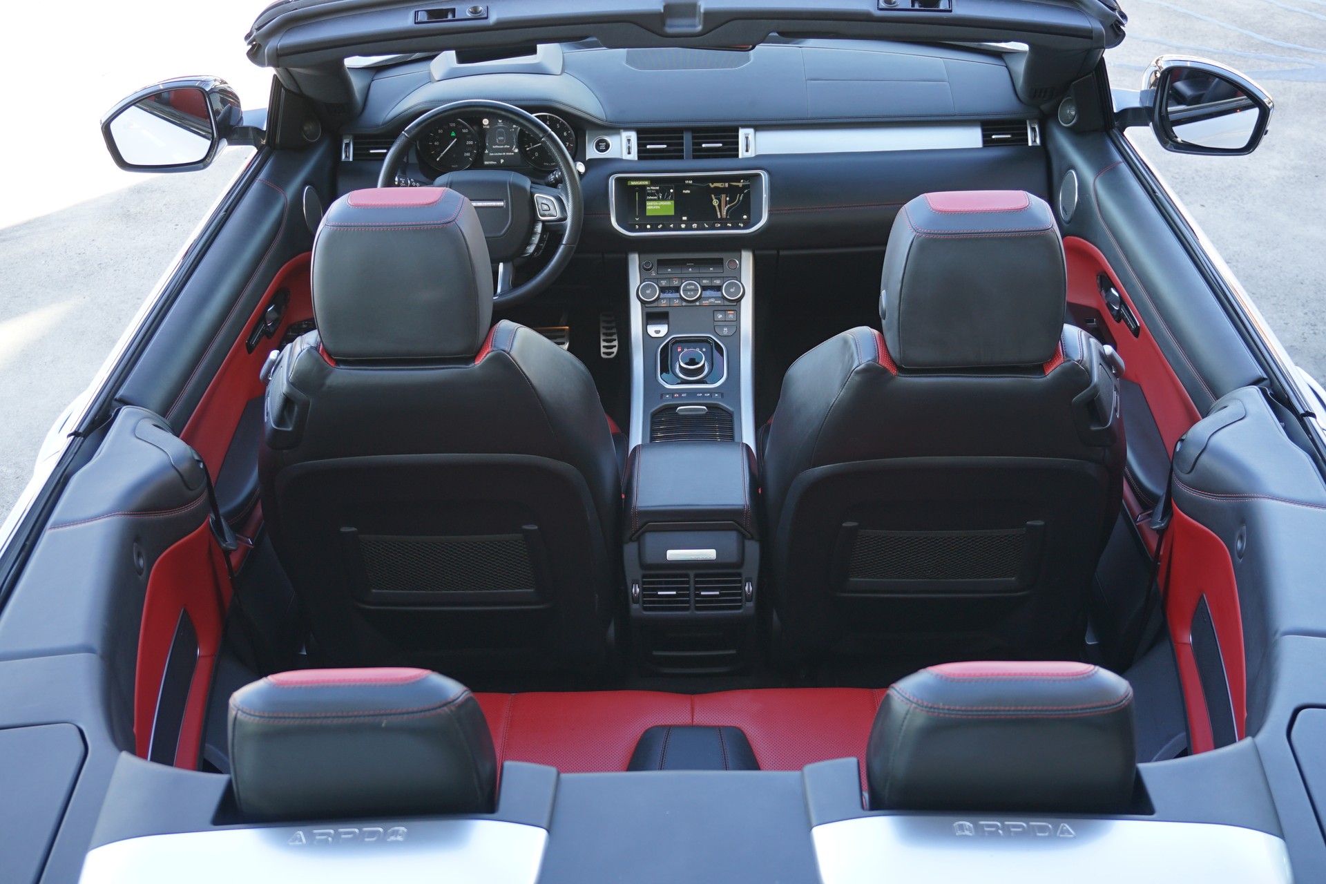 LAND ROVER Evoque 2.0Si4 HSE Dynamic Convertible 241 PS-image-21