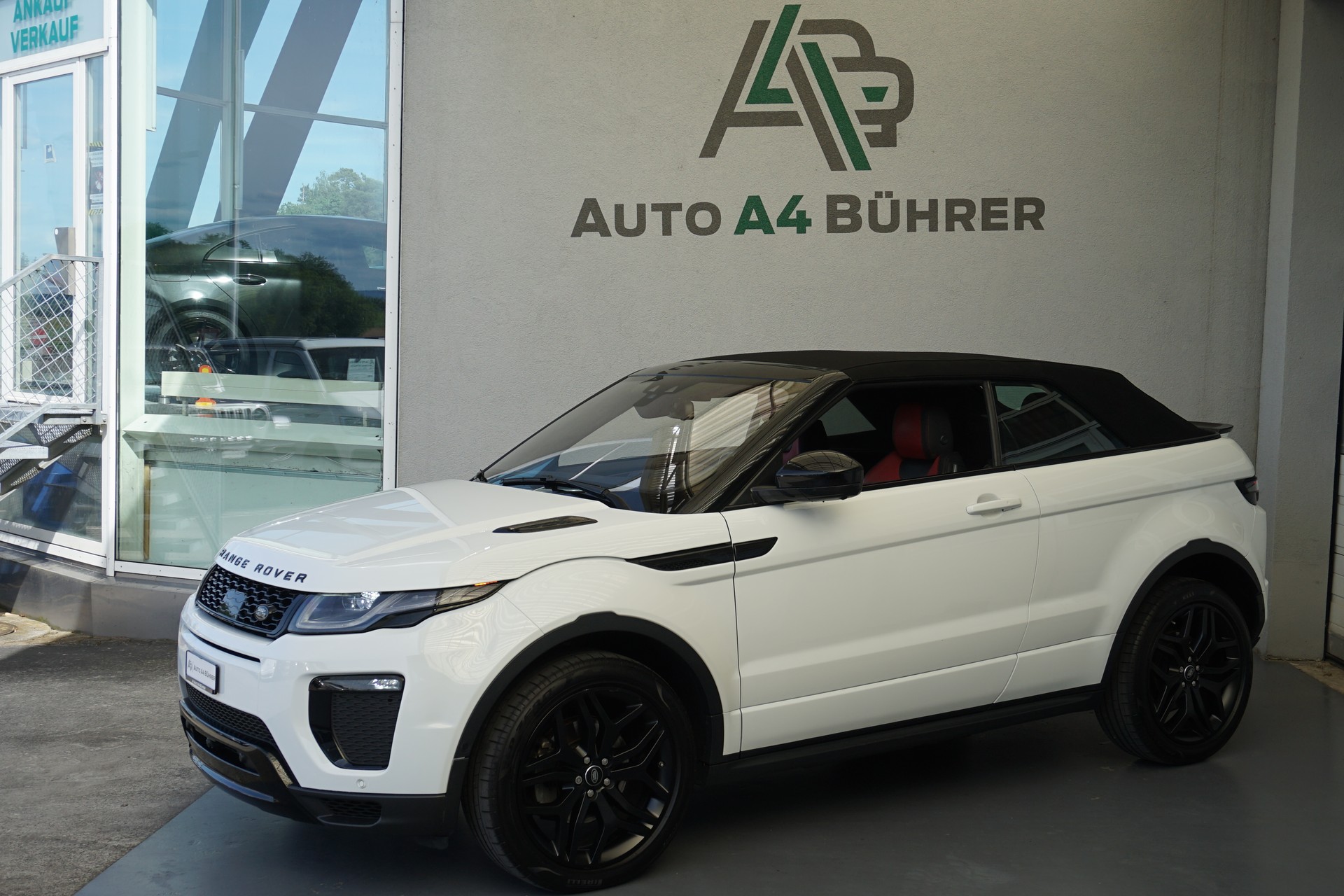 LAND ROVER Evoque 2.0Si4 HSE Dynamic Convertible 241 PS-image-6