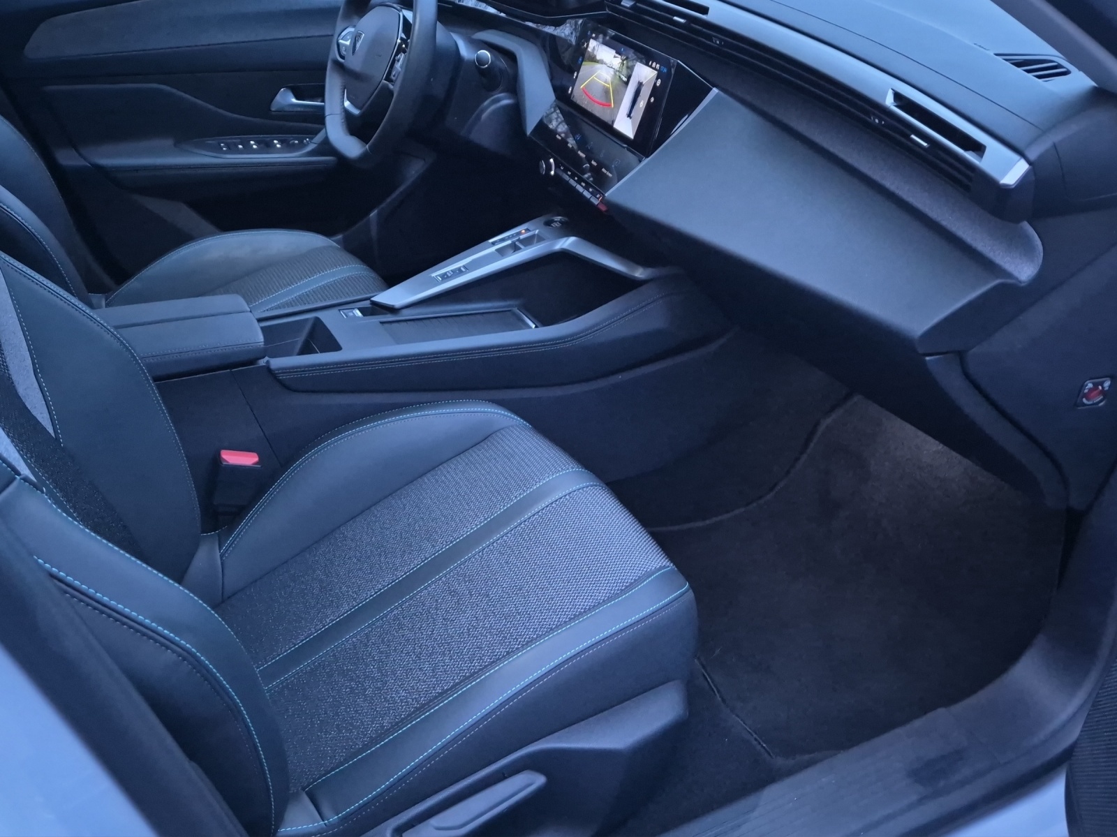 PEUGEOT 308 e SW Allure 54kWh-image-17