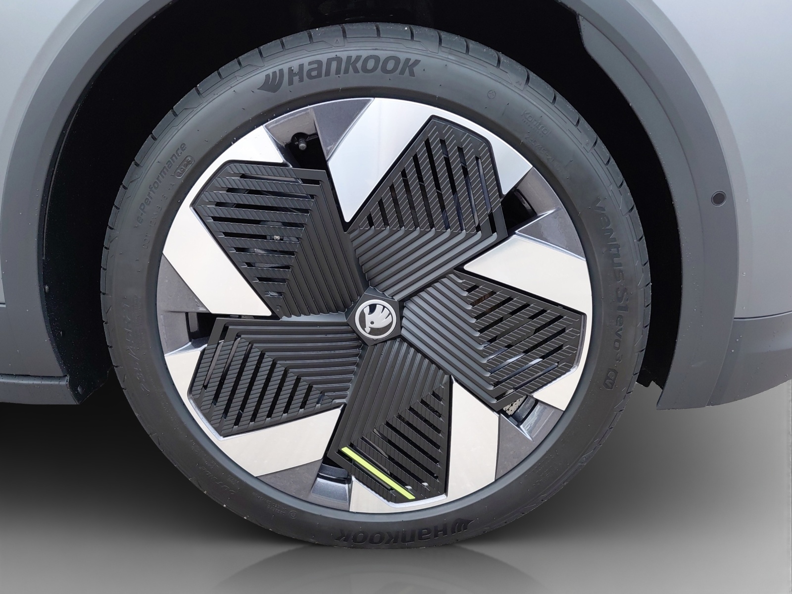 SKODA Elroq RS Matt Edition 4x4-image-15