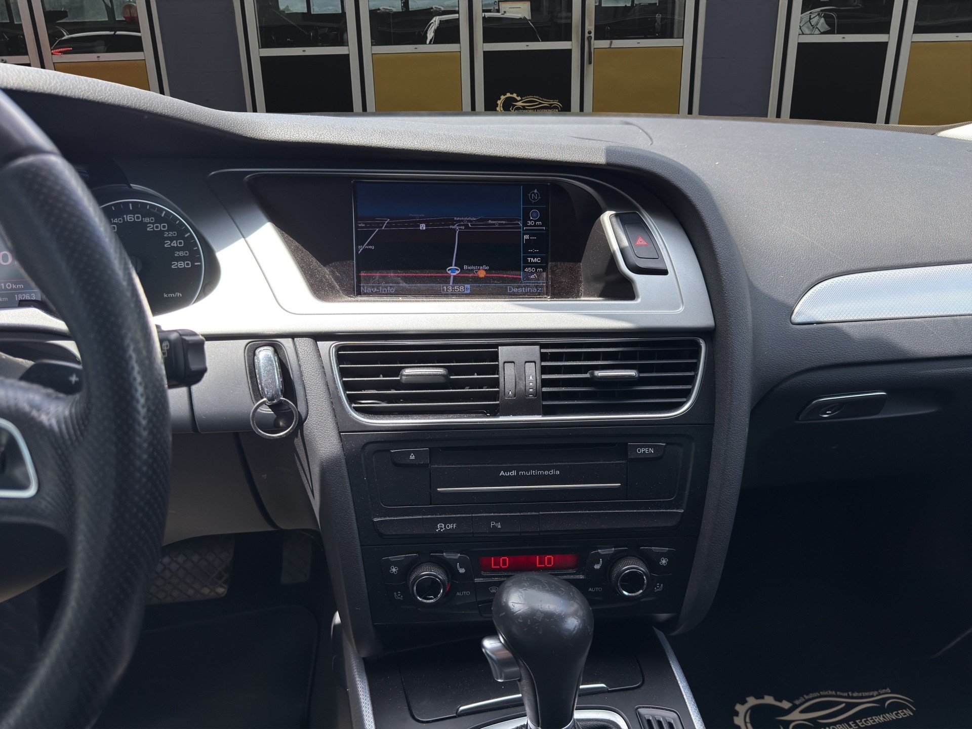 AUDI A4 Avant 3.0 TDI add Blue quattro tiptronic-image-12