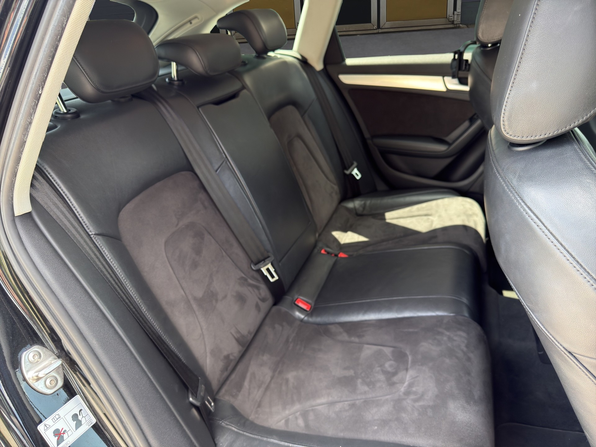 AUDI A4 Avant 3.0 TDI add Blue quattro tiptronic-image-13