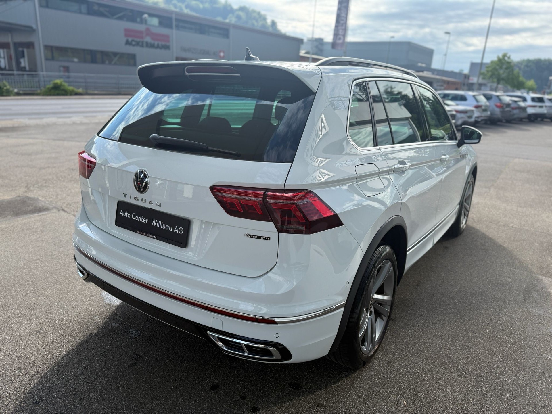 VW Tiguan 2.0 TDI SCR R-Line 4Motion DSG-image-15