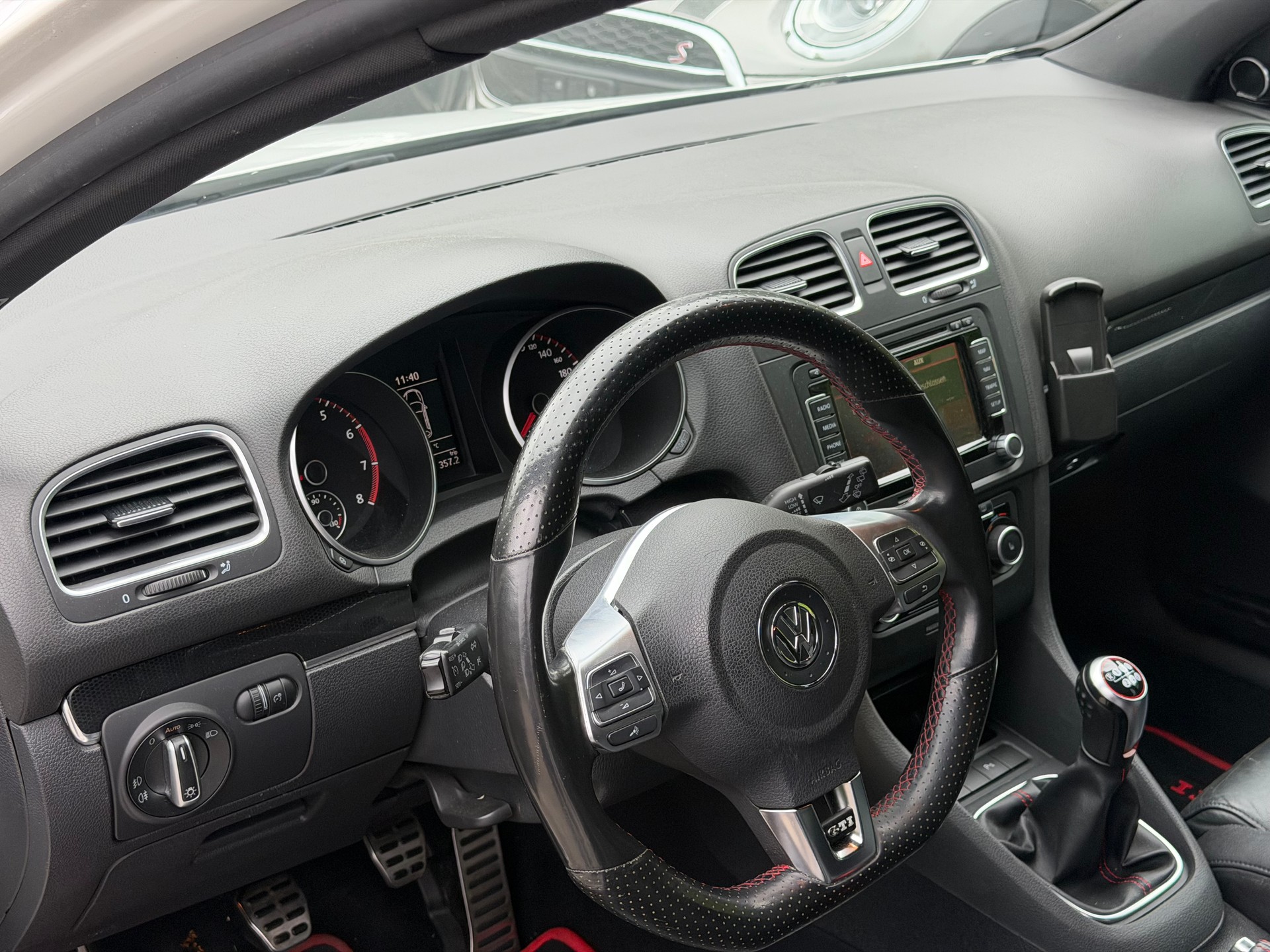VW Golf 2.0 TSI GTI Edition 35-image-8