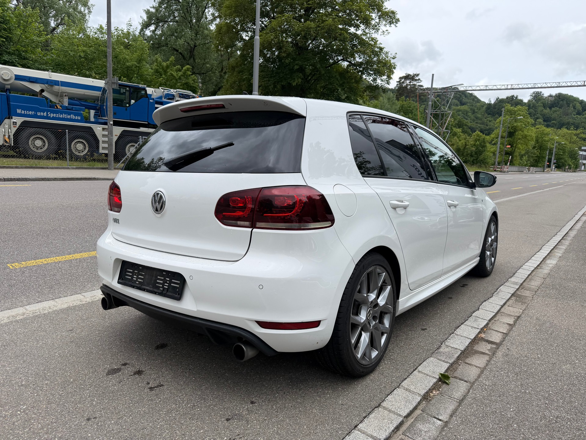 VW Golf 2.0 TSI GTI Edition 35-image-5