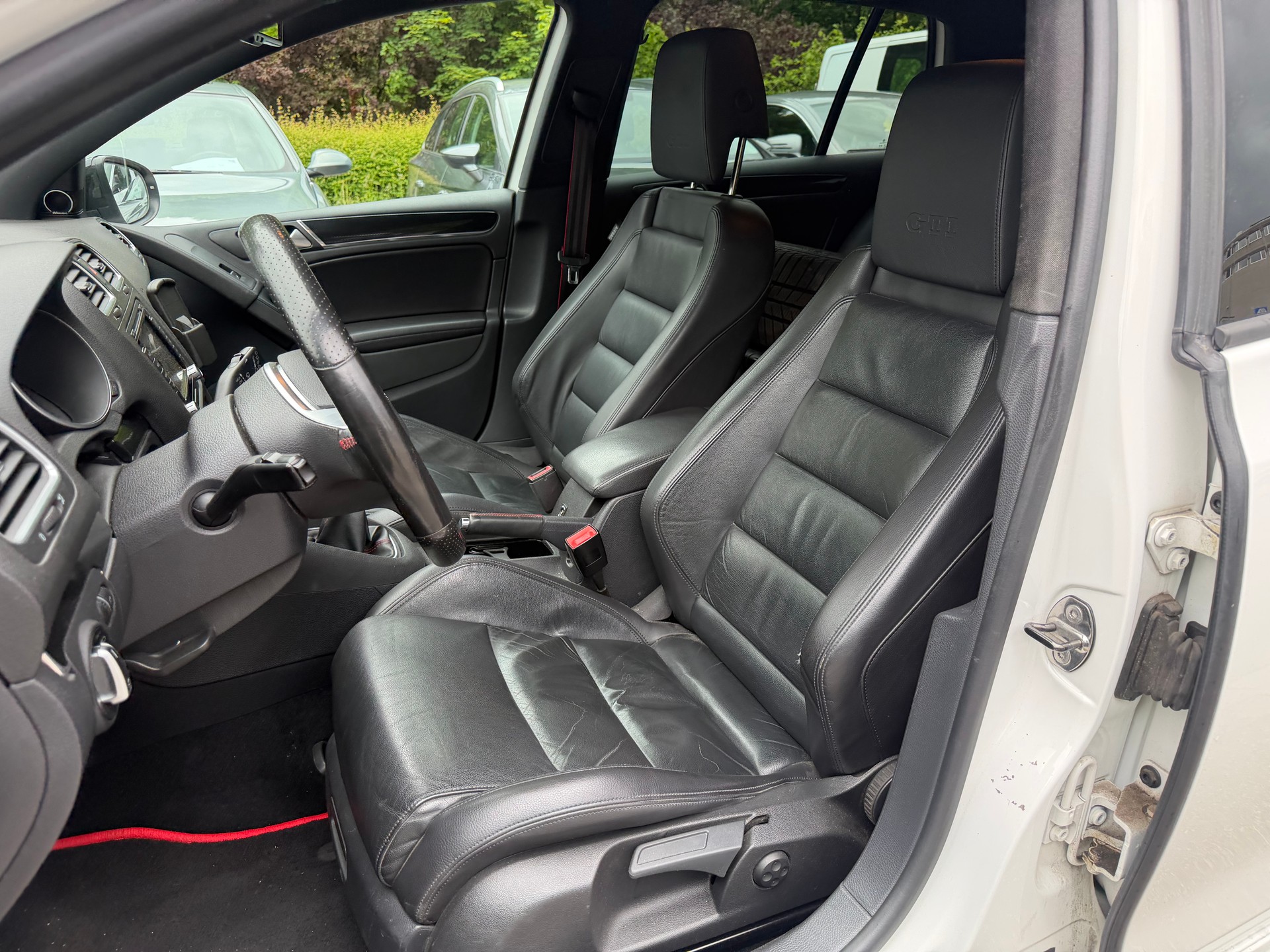 VW Golf 2.0 TSI GTI Edition 35-image-6