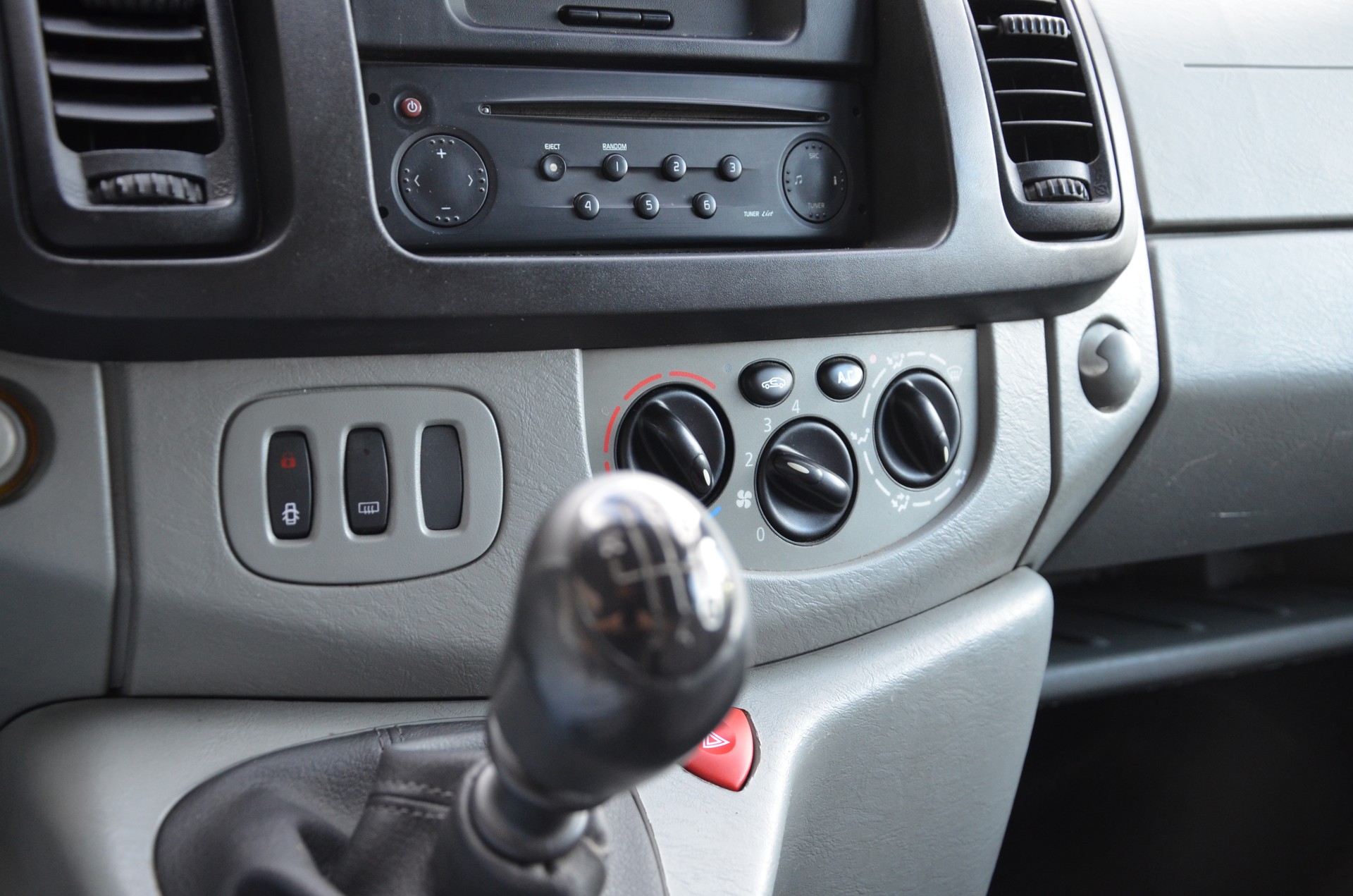 RENAULT Trafic 1.9 dCi 100-image-13