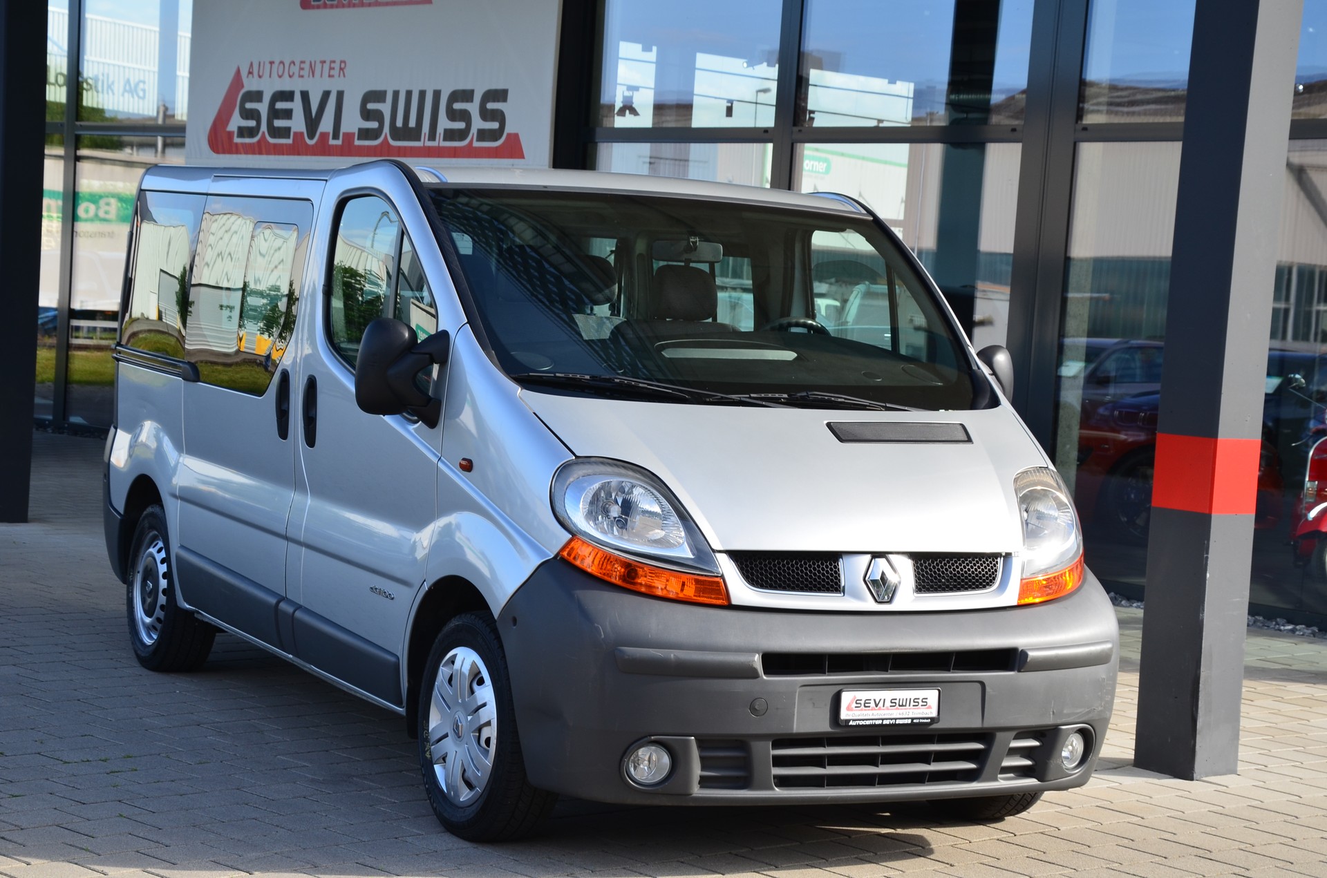 RENAULT Trafic 1.9 dCi 100-image-0