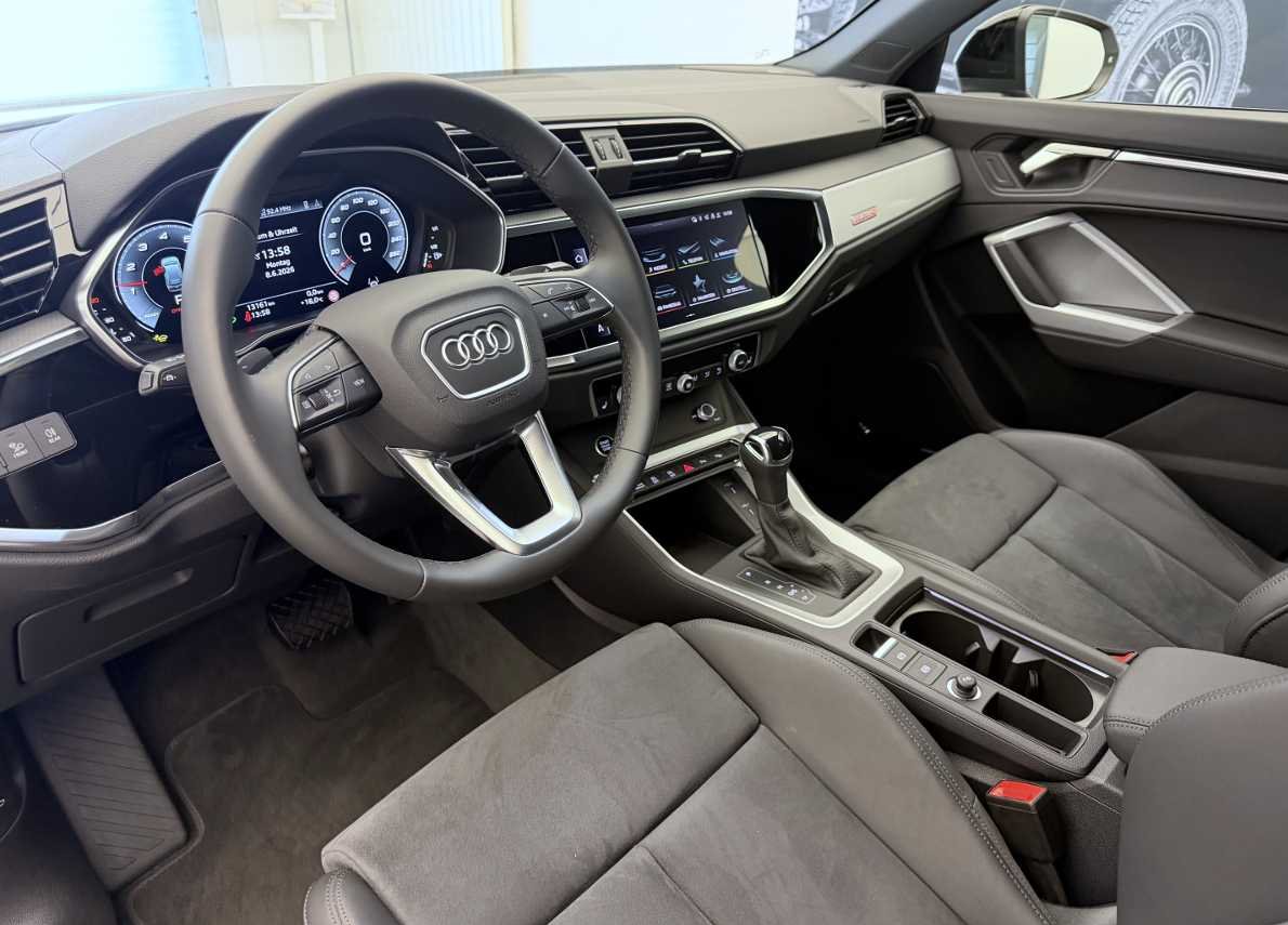 AUDI Q3 45 TFSI advanced quattro S-tronic-image-5