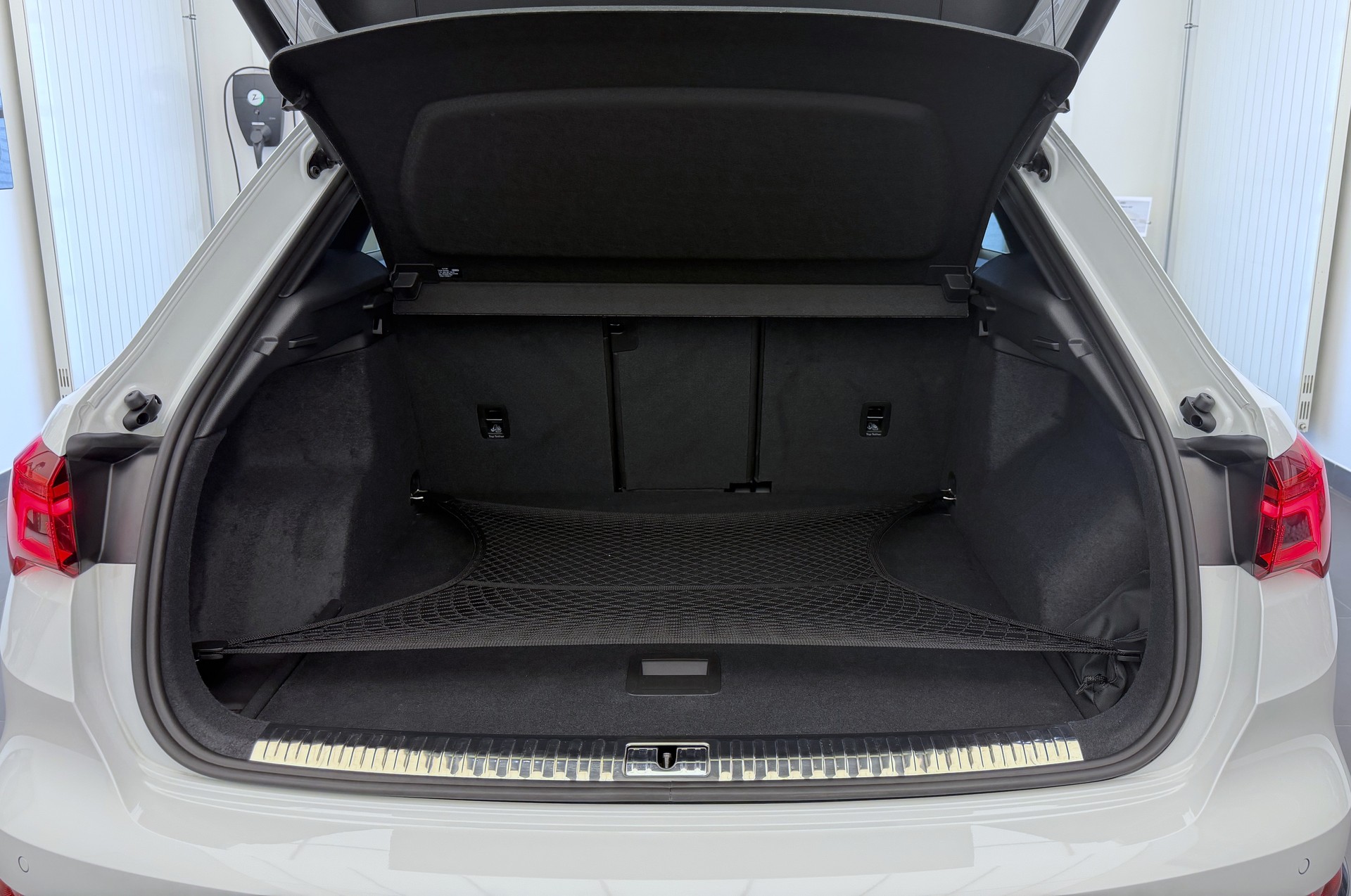 AUDI Q3 45 TFSI advanced quattro S-tronic-image-19