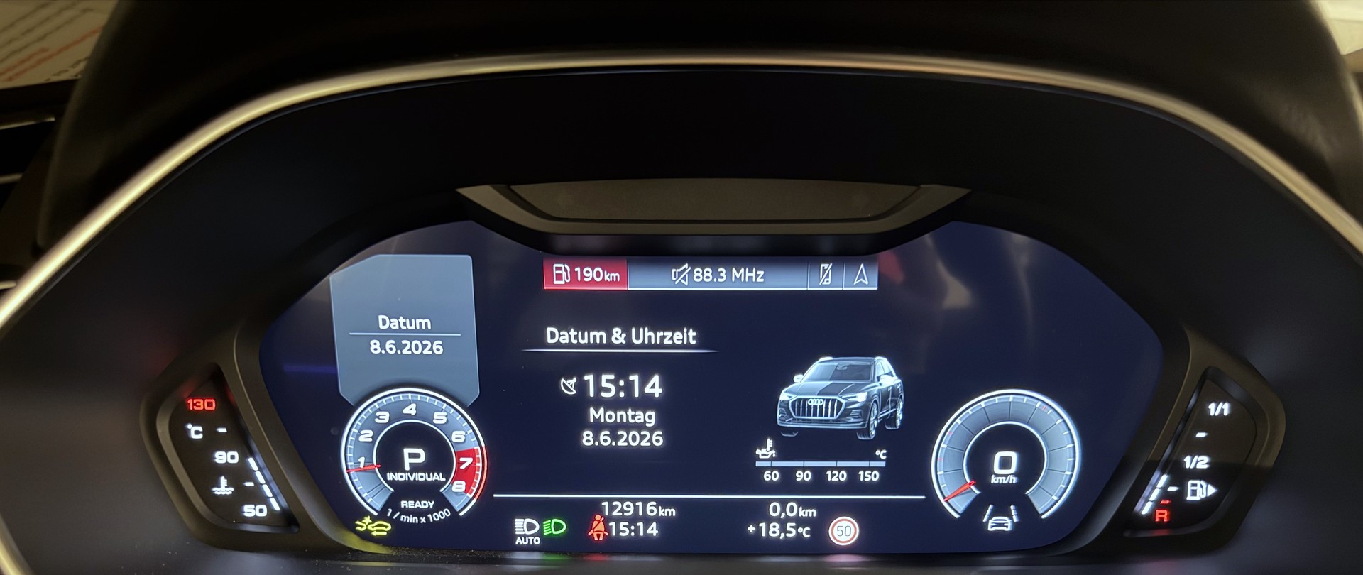 AUDI Q3 45 TFSI advanced quattro S-tronic-image-8