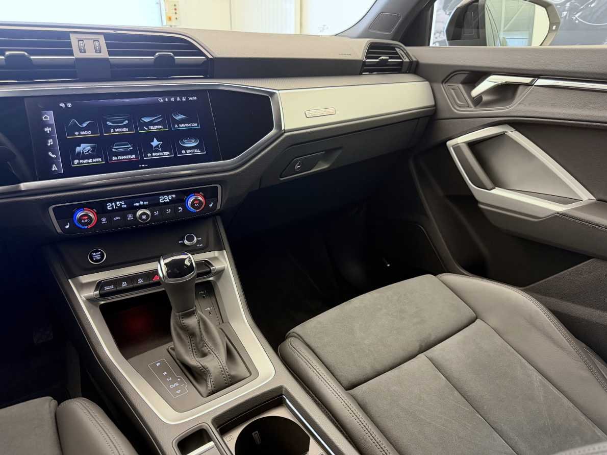 AUDI Q3 45 TFSI advanced quattro S-tronic-image-15