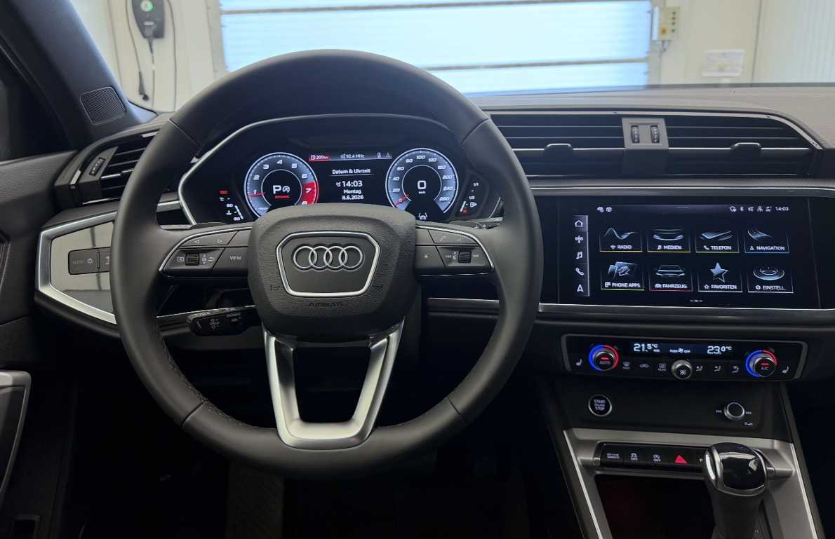 AUDI Q3 45 TFSI advanced quattro S-tronic-image-6
