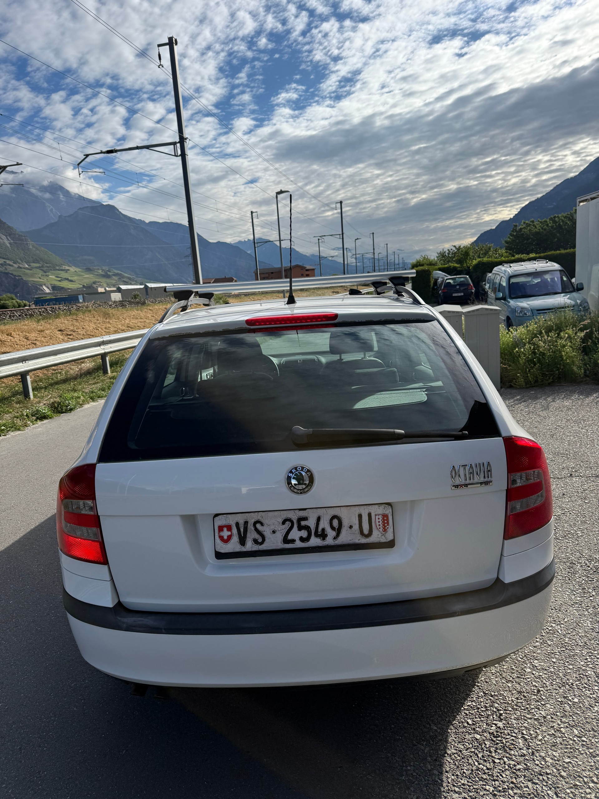 SKODA Octavia 2.0 FSI Adventure 4x4-showroom-element-2