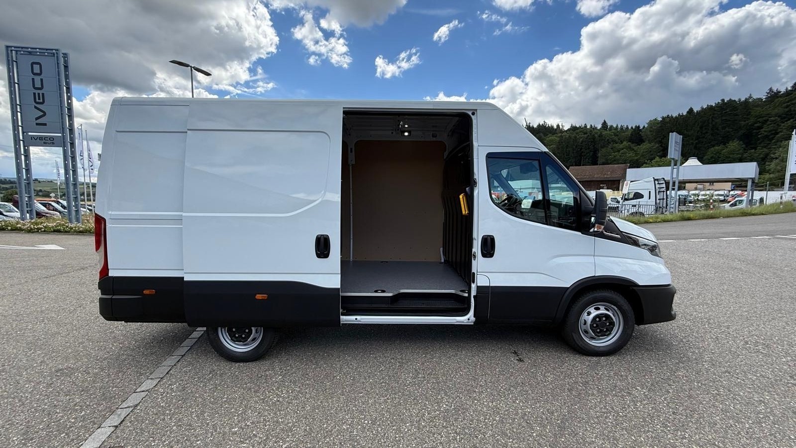 IVECO 35S16A8V L3H2 RS 3520Lmm Nutzlast 1030 kg Anhängerlast 3500 kg-image-2