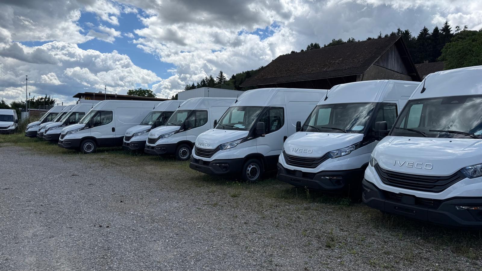 IVECO 35S16A8V L3H2 RS 3520Lmm Nutzlast 1030 kg Anhängerlast 3500 kg-image-12