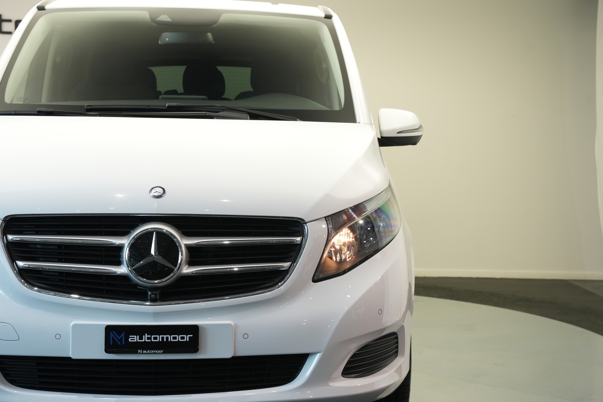 MERCEDES-BENZ V 220 d lang 4Matic 7G-Tronic *CH-Fahrzeug* *8 Sitze*-image-36