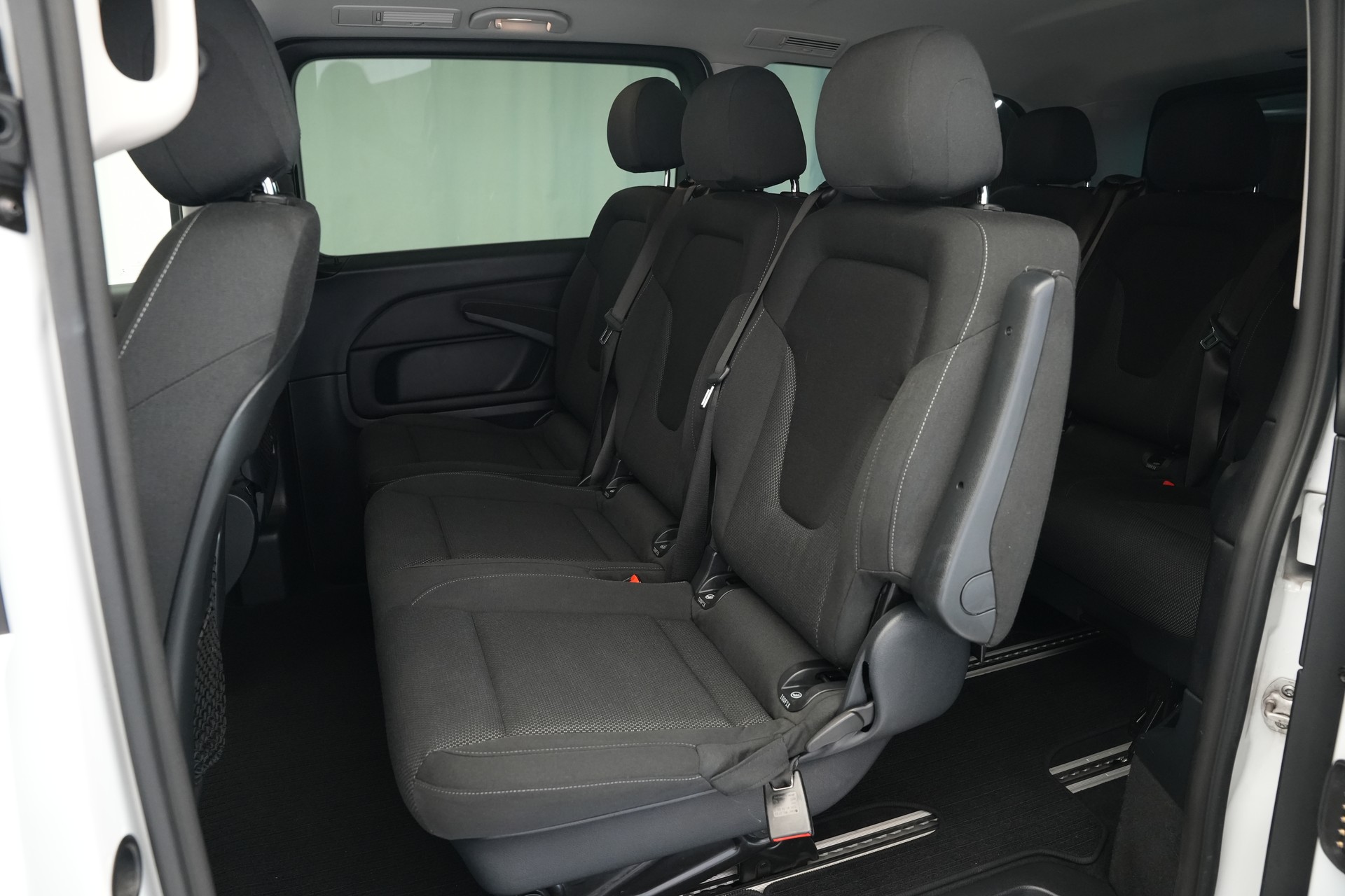 MERCEDES-BENZ V 220 d lang 4Matic 7G-Tronic *CH-Fahrzeug* *8 Sitze*-image-11