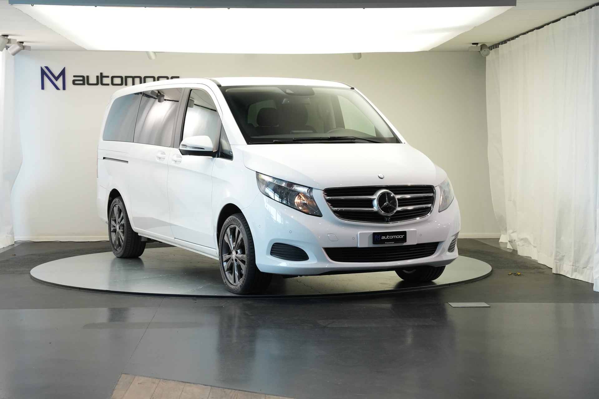 MERCEDES-BENZ V 220 d lang 4Matic 7G-Tronic *CH-Fahrzeug* *8 Sitze*-image-2